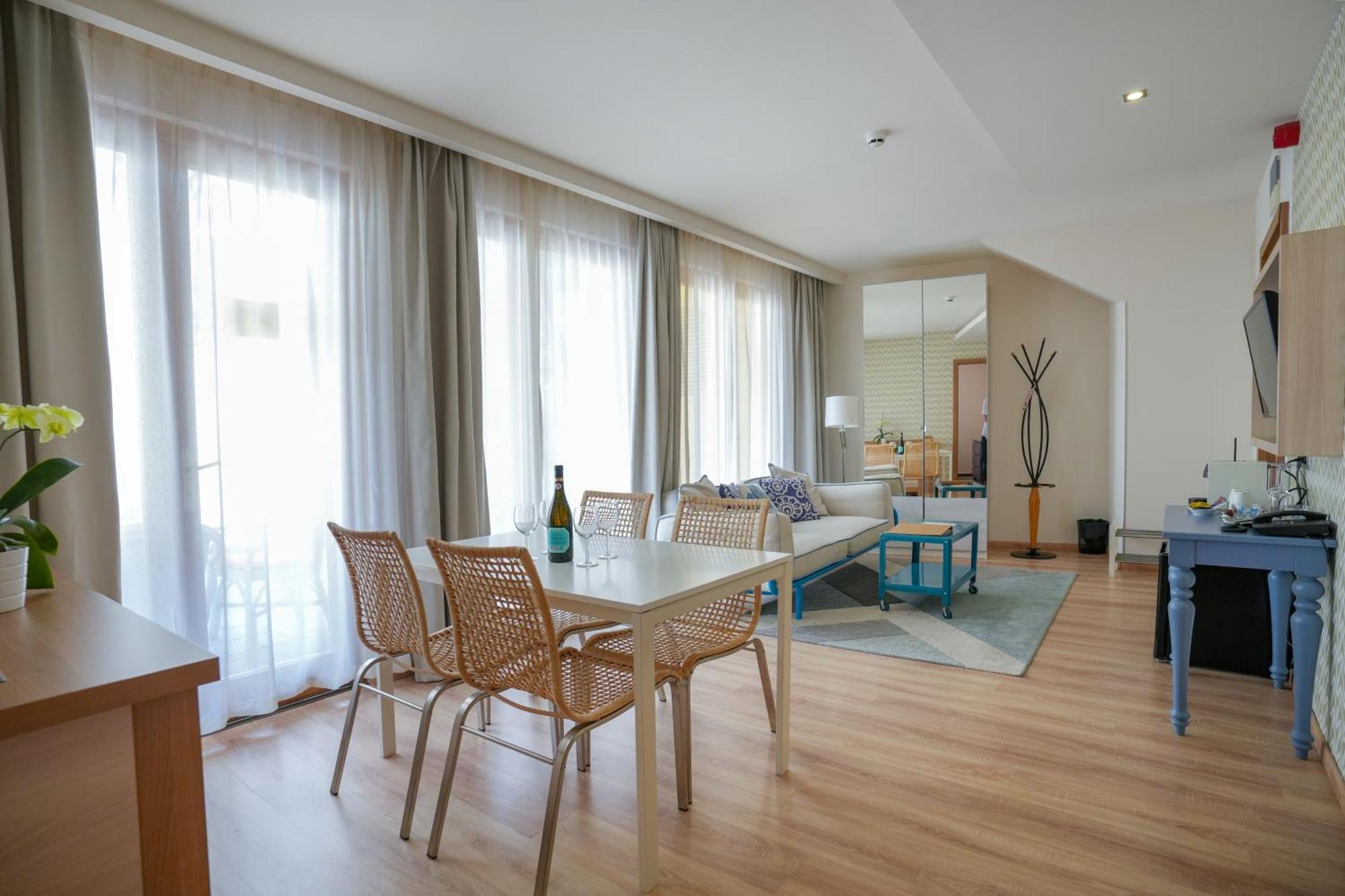 Imola Udvarhaz Dessert Hotel Eger Bagian luar foto