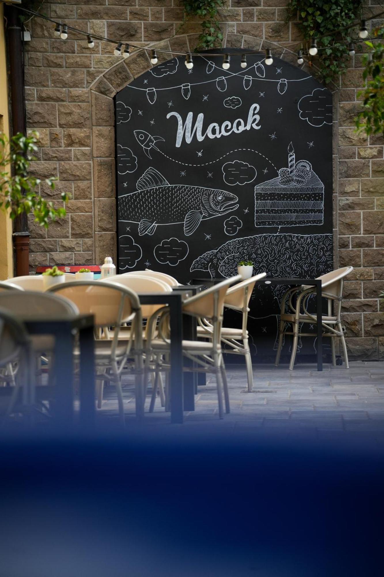 Imola Udvarhaz Dessert Hotel Eger Bagian luar foto