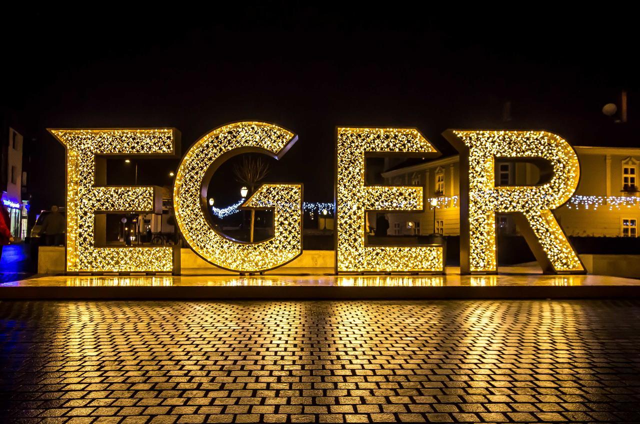Imola Udvarhaz Dessert Hotel Eger Bagian luar foto