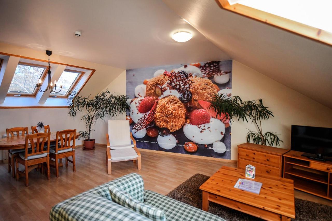 Imola Udvarhaz Dessert Hotel Eger Bagian luar foto