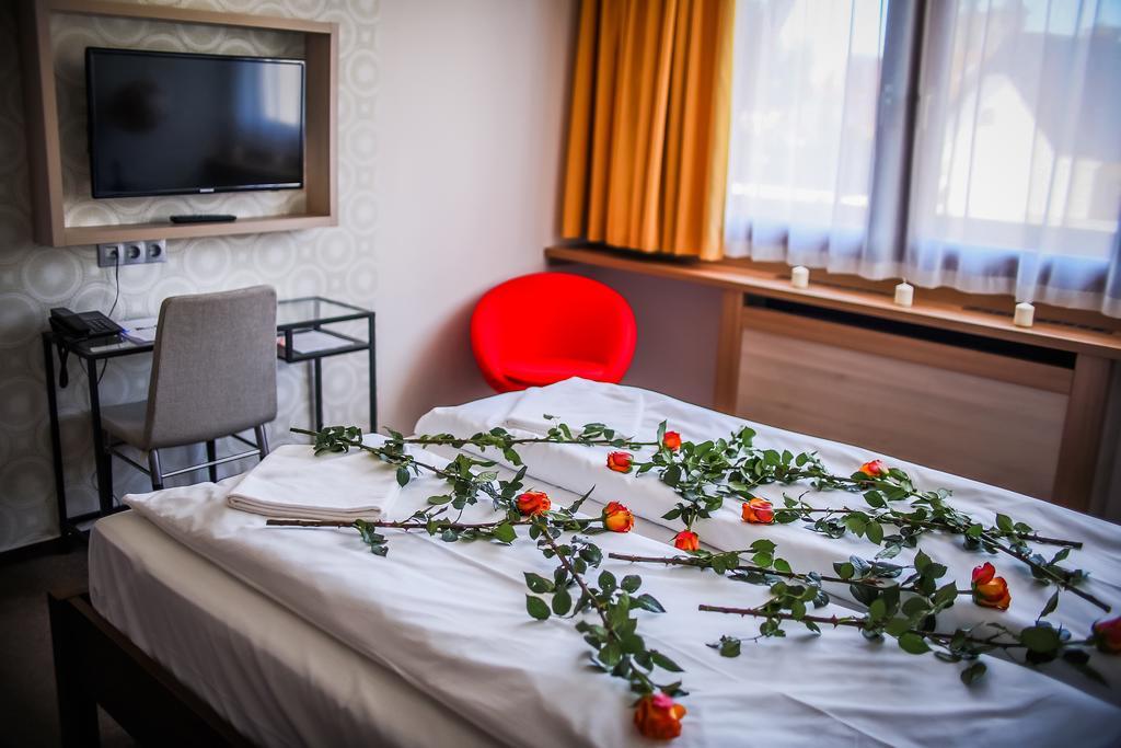 Imola Udvarhaz Dessert Hotel Eger Ruang foto