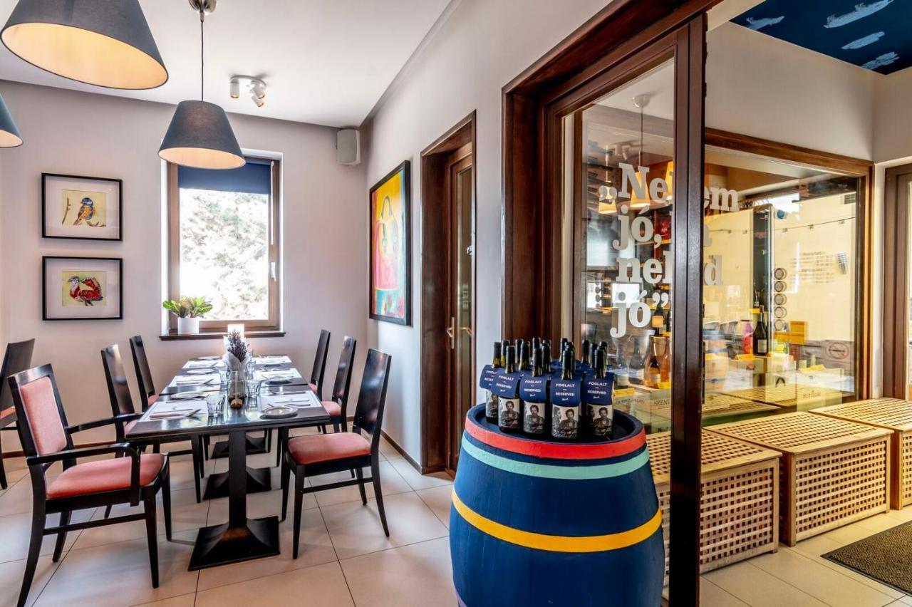 Imola Udvarhaz Dessert Hotel Eger Bagian luar foto